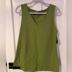 Torrid- Foxy V-Neck Tank- New